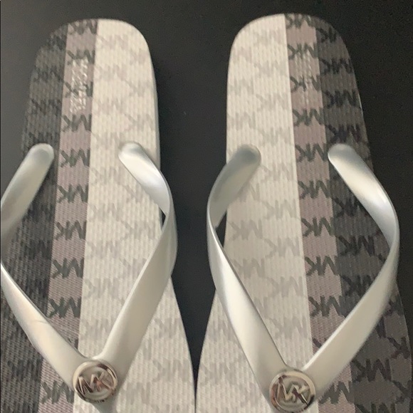 Sandal 10 - Picture 3 of 6